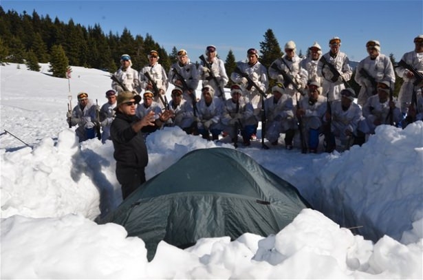 "Özel komando"lar Ilgaz Dağı'nda kış eğitiminde 24