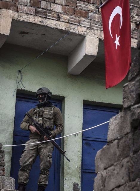 Teröristler son 100 metreye sıkıştı 109