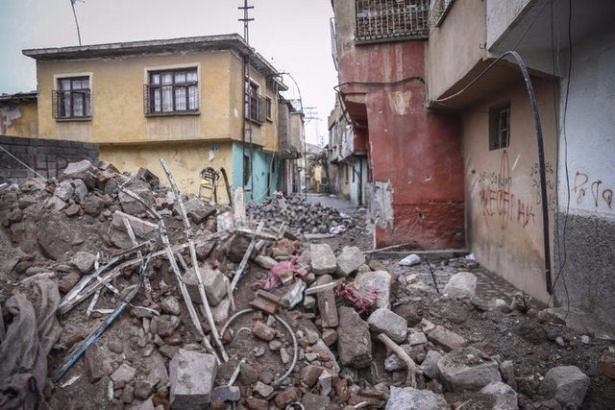 Teröristler son 100 metreye sıkıştı 75