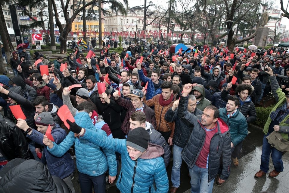 Trabzon'da kırmızı kartlı protesto 8