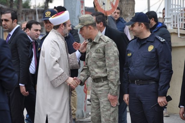 Başbakan Cuma namazını Silopi'de kıldı 12