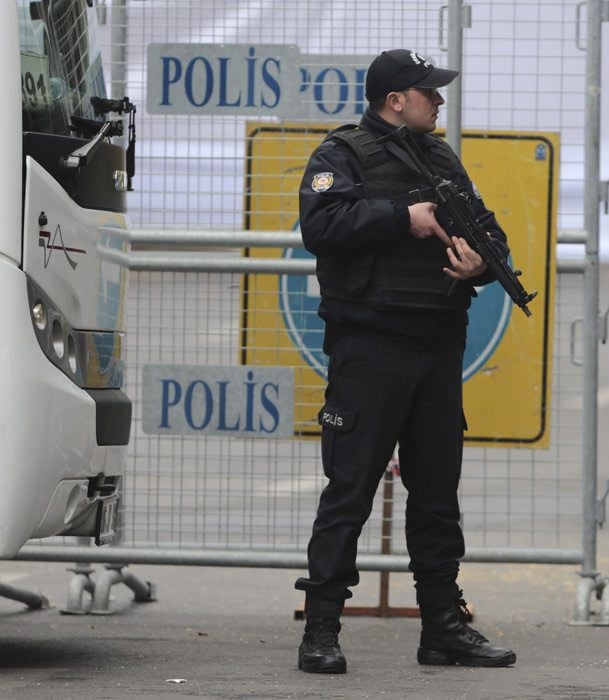 Dehşetin izleri gün ağarınca ortaya çıktı 12