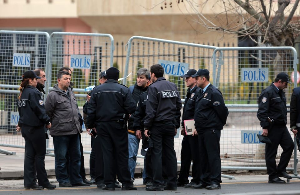 Dehşetin izleri gün ağarınca ortaya çıktı 15