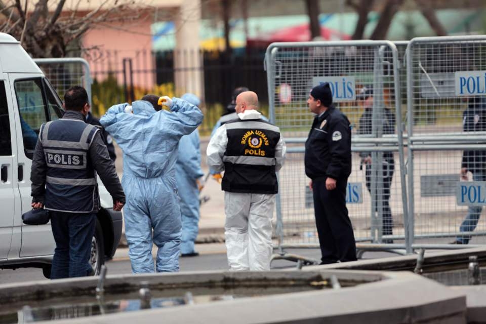 Dehşetin izleri gün ağarınca ortaya çıktı 17