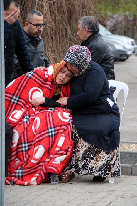 Dehşetin izleri gün ağarınca ortaya çıktı 25