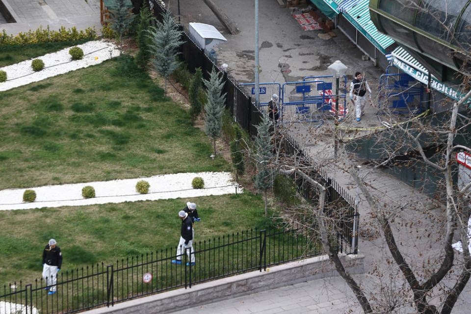 Dehşetin izleri gün ağarınca ortaya çıktı 33