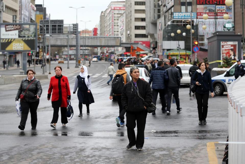 Dehşetin izleri gün ağarınca ortaya çıktı 37