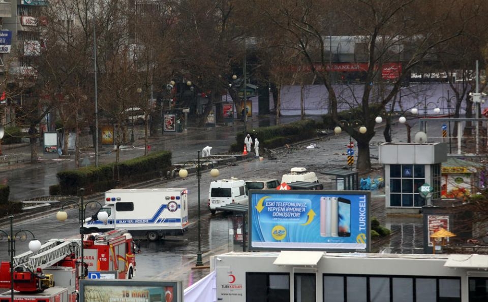 Dehşetin izleri gün ağarınca ortaya çıktı 59