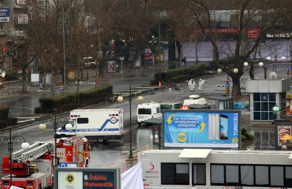 Dehşetin izleri gün ağarınca ortaya çıktı 60