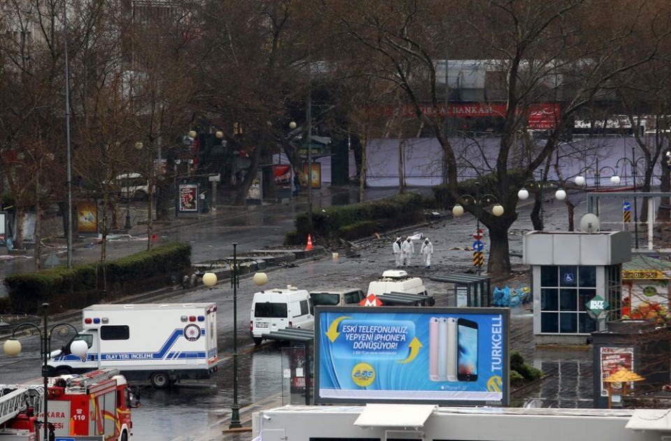 Dehşetin izleri gün ağarınca ortaya çıktı 61