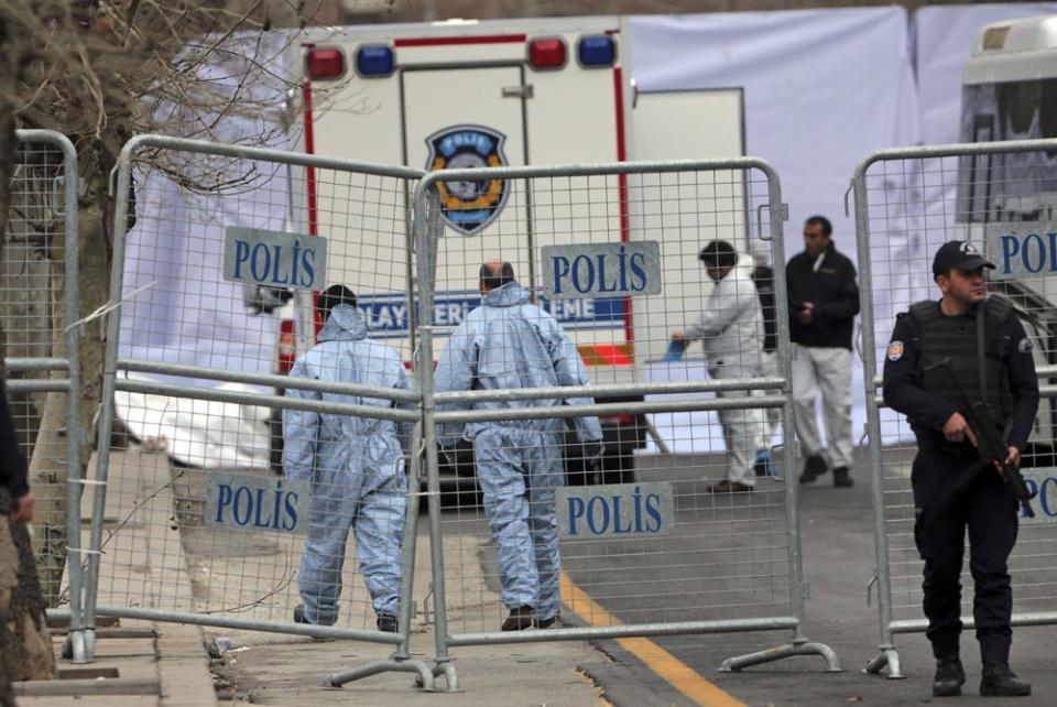Dehşetin izleri gün ağarınca ortaya çıktı 68