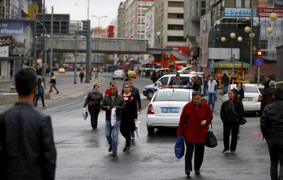 Dehşetin izleri gün ağarınca ortaya çıktı 8