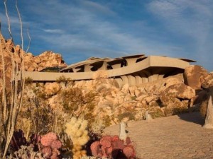 Çölün ortasında bir sanat eseri