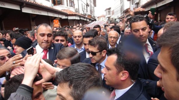 Sare Davutoğlu'ndan Konya'da dikkat çeken hareket 12