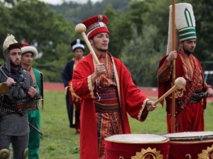 13 farklı millet tek mehter takımında