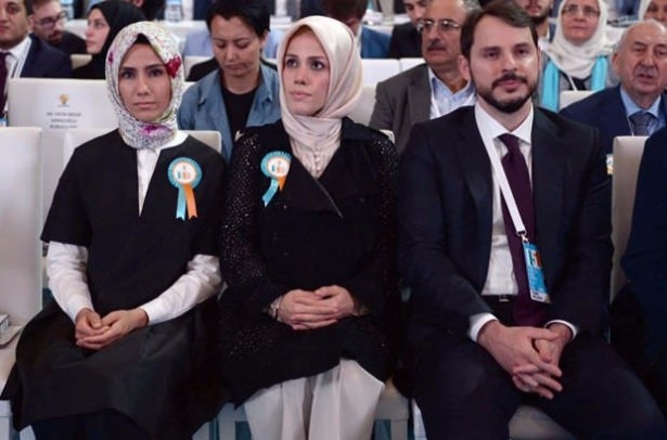 Sümeyye Erdoğan'ın mutlu günü 36