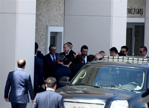 Sümeyye Erdoğan ve Selçuk Bayraktar'ın düğününden ilk kareler 15