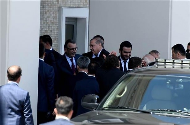 Sümeyye Erdoğan ve Selçuk Bayraktar'ın düğününden ilk kareler 17