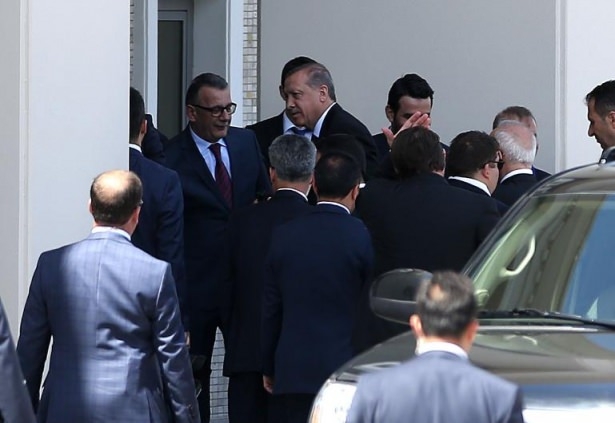 Sümeyye Erdoğan ve Selçuk Bayraktar'ın düğününden ilk kareler 20