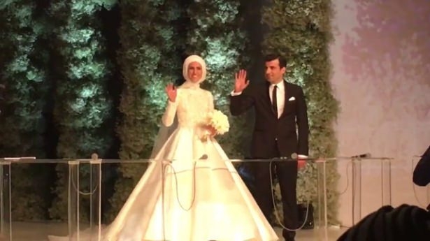 Sümeyye Erdoğan ve Selçuk Bayraktar'ın düğününden ilk kareler 33