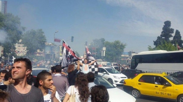 Beşiktaş taraftarı kutlamalara erken başladı 27
