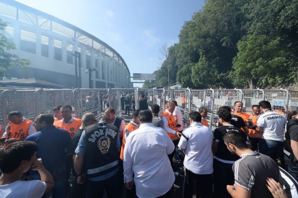 Beşiktaş taraftarı kutlamalara erken başladı 47