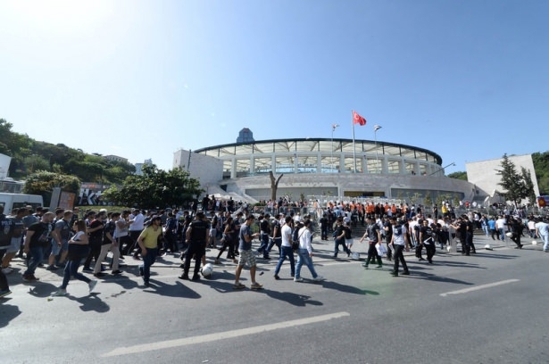 Beşiktaş taraftarı kutlamalara erken başladı 52