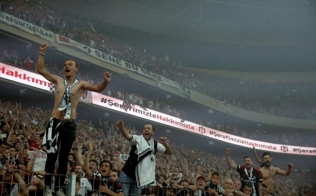 Maç sonunda Arena'da büyük coşku! 8