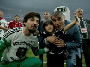 Maç sonunda Arena'da büyük coşku!