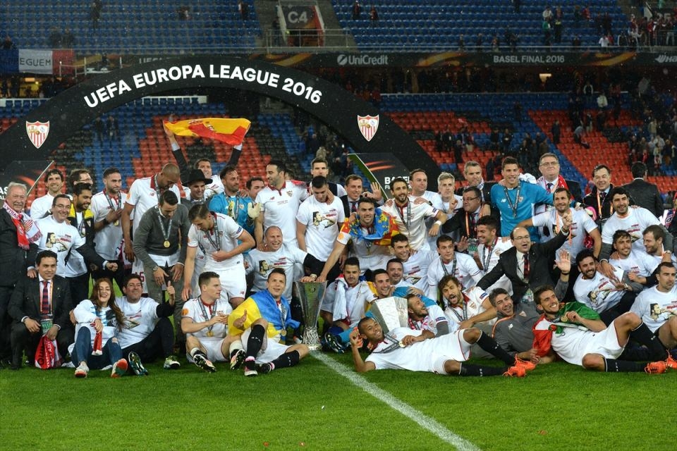 Avrupa'nın en büyüğü: Sevilla 11