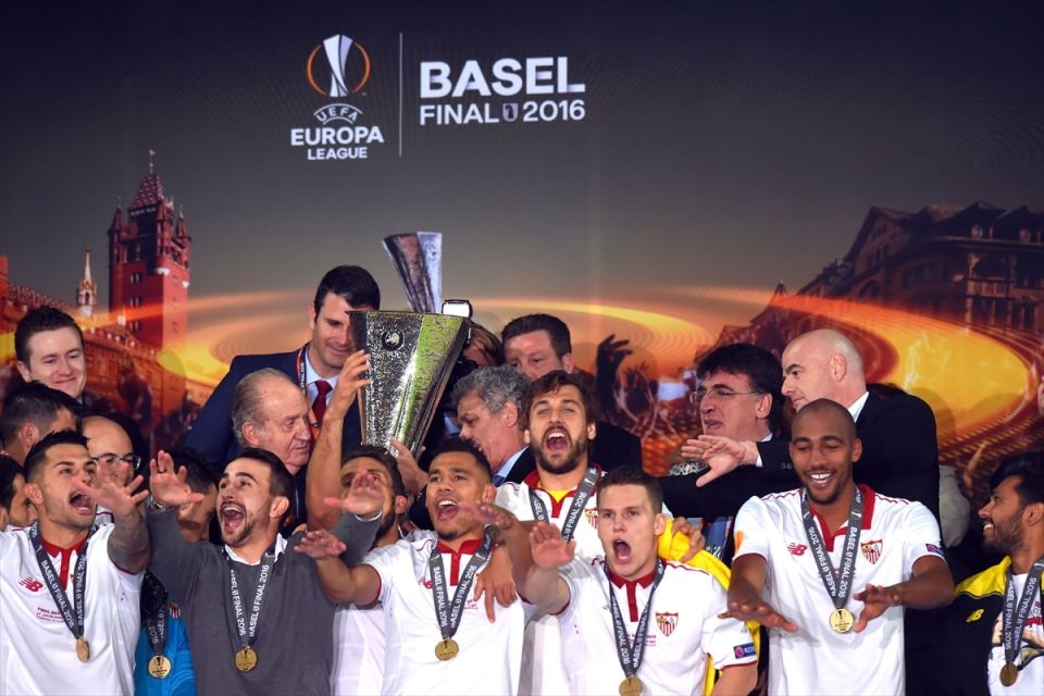 Avrupa'nın en büyüğü: Sevilla 32