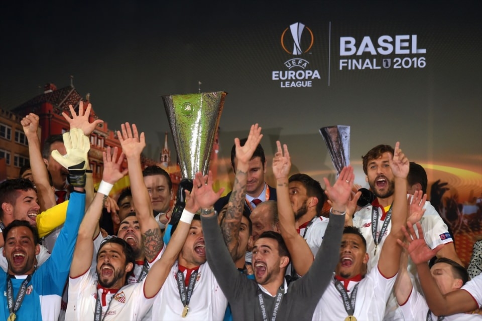 Avrupa'nın en büyüğü: Sevilla 33