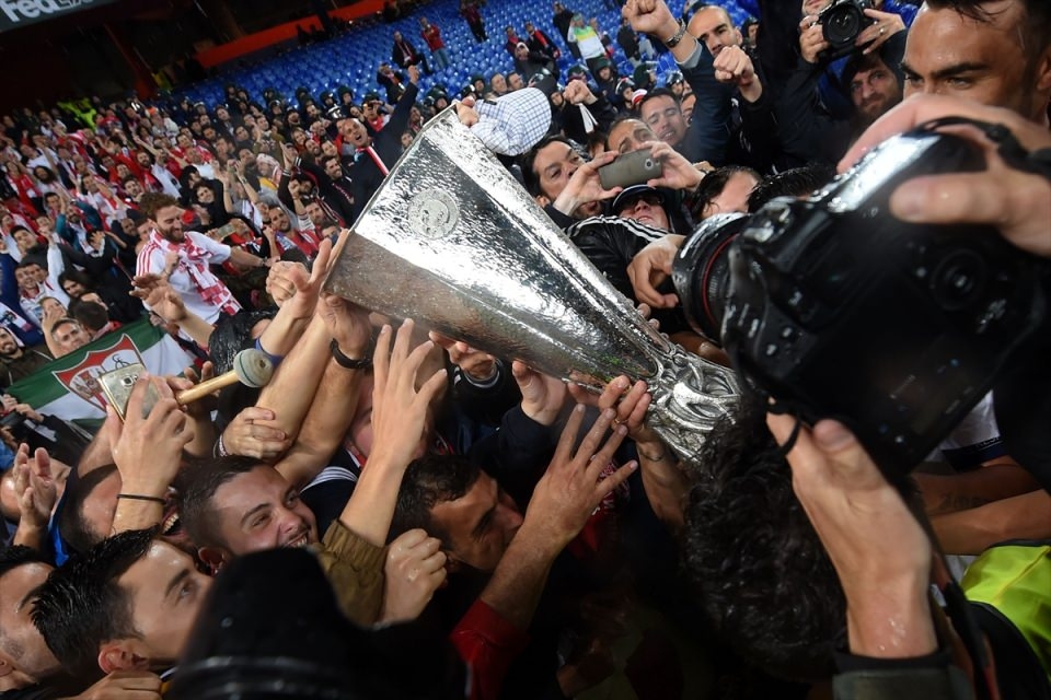 Avrupa'nın en büyüğü: Sevilla 38