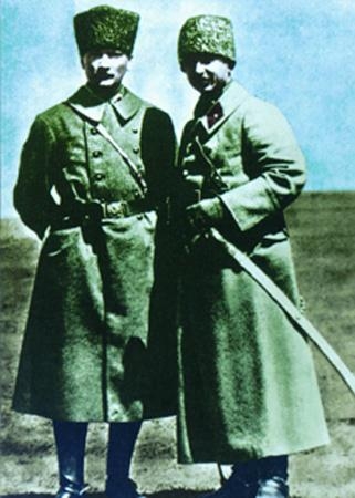 Görmediğiniz kareleriyle 'Atatürk' 147