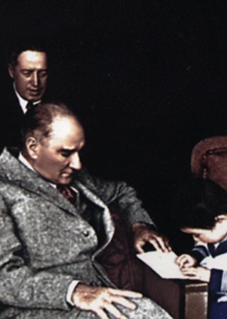 Görmediğiniz kareleriyle 'Atatürk' 159