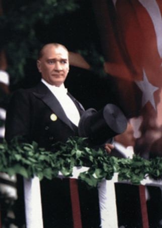 Görmediğiniz kareleriyle 'Atatürk' 163