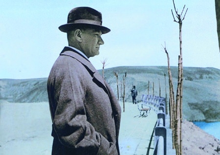 Görmediğiniz kareleriyle 'Atatürk' 167