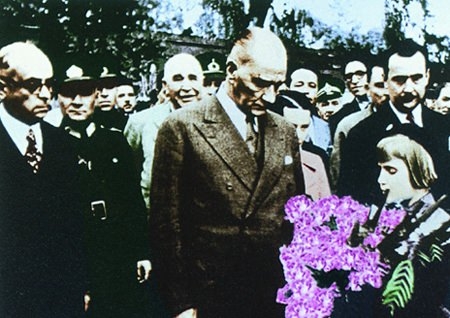 Görmediğiniz kareleriyle 'Atatürk' 169