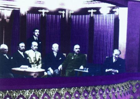 Görmediğiniz kareleriyle 'Atatürk' 186