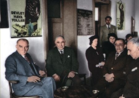 Görmediğiniz kareleriyle 'Atatürk' 208