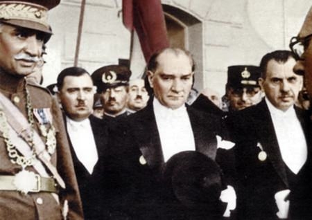 Görmediğiniz kareleriyle 'Atatürk' 57
