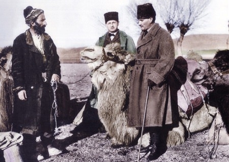 Görmediğiniz kareleriyle 'Atatürk' 62