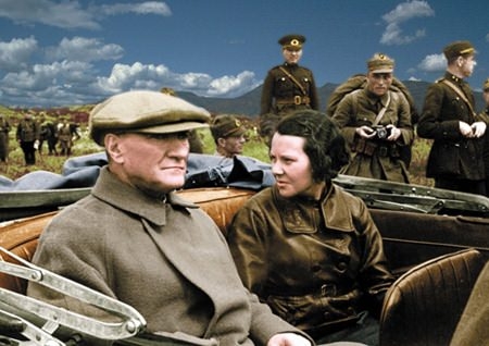 Görmediğiniz kareleriyle 'Atatürk' 69