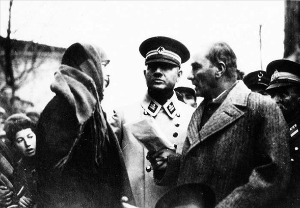 Görmediğiniz kareleriyle 'Atatürk' 8