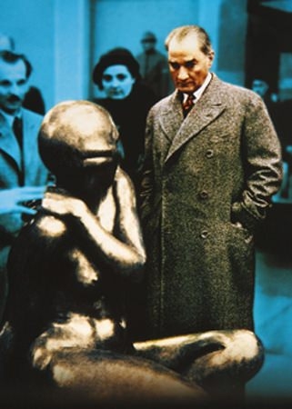 Görmediğiniz kareleriyle 'Atatürk' 99