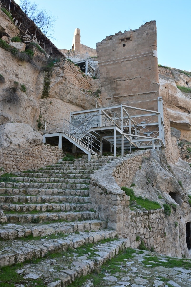 Hasankeyf, tarihi ve kültür varlıkları ile taşınacak 28