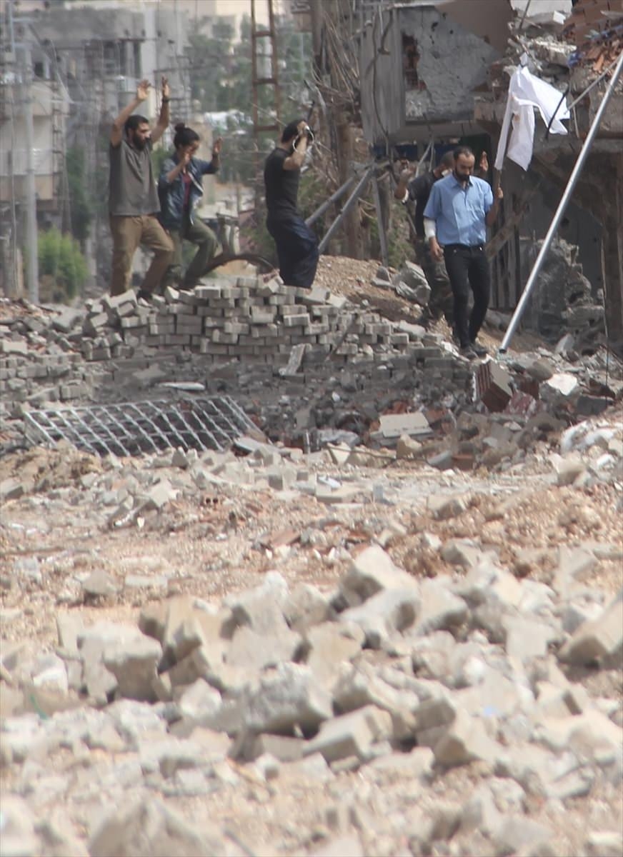 Nusaybin'de bir grup daha teslim oldu 6