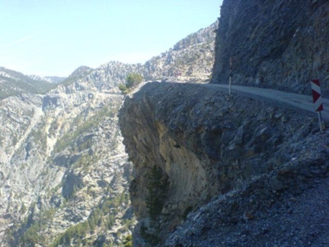 Dünyanın en tehlikeli yolları 6