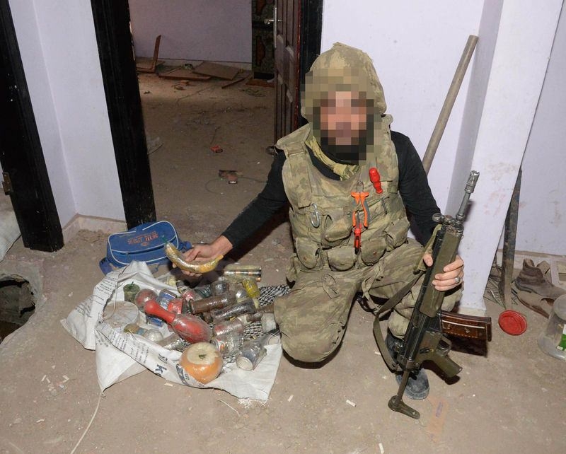 PKK'nın 'Patlayıcı imalathanesi' imha edildi 12