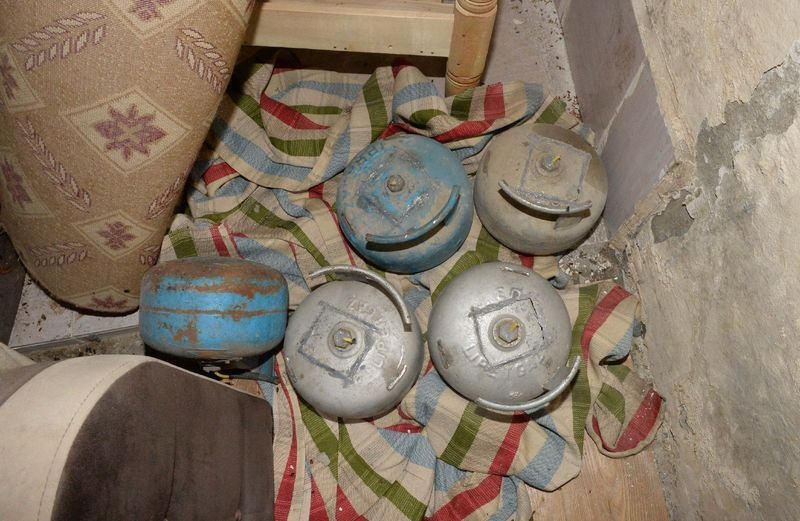 PKK'nın 'Patlayıcı imalathanesi' imha edildi 13